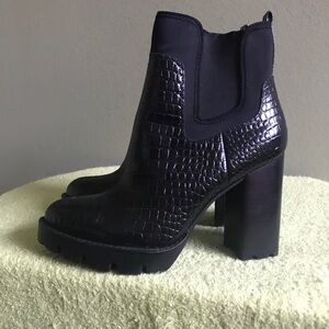 Charles David Grady Black Leather Ankle Boots